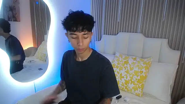 Snapshot of Aiden_Rivers_ chatting on 03.07.26 Aiden Rivers online show from 03.07.26