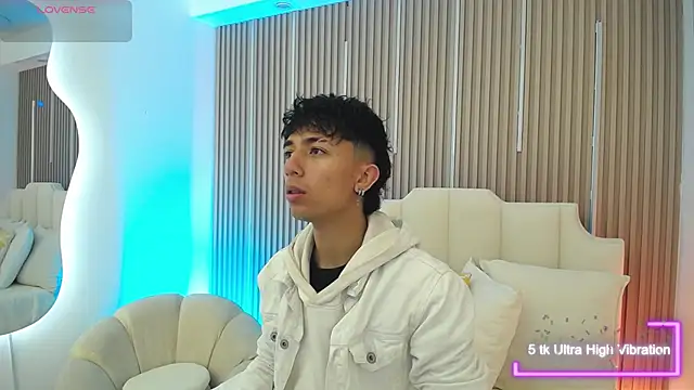 Snapshot of Aiden_Rivers_ chatting on 03.17.26 Aiden Rivers online show from 03.17.26