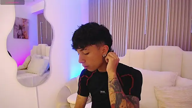 Snapshot of Aiden_Rivers_ chatting on 03.25.26 Aiden Rivers online show from 03.25.26