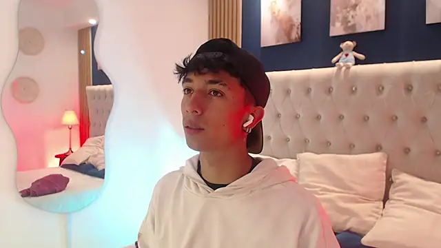 Snapshot of Aiden_Rivers_ chatting on 03.31.26 Aiden Rivers online show from 03.31.26