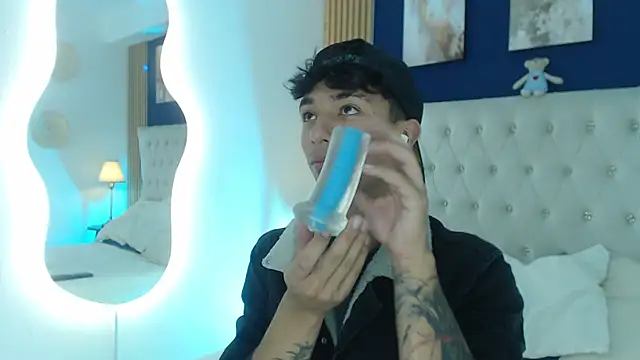 Snapshot of Aiden_Rivers_ chatting on 04.01.26 Aiden Rivers online show from 04.01.26