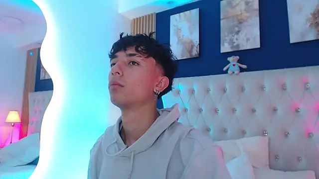 Snapshot of Aiden_Rivers_ chatting on 04.07.26 Aiden Rivers online show from 04.07.26