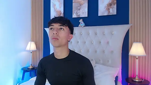 Snapshot of Aiden_Rivers_ chatting on 04.10.26 Aiden Rivers online show from 04.10.26