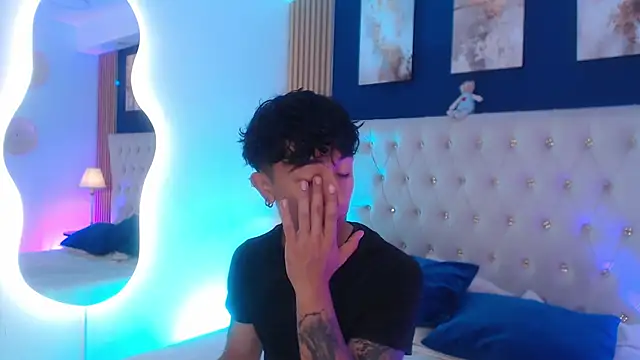 Snapshot of Aiden_Rivers_ chatting on 04.14.26 Aiden Rivers online show from 04.14.26