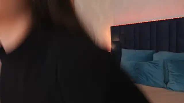 LucyDeLuca online show from 04.01.26