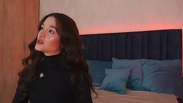 LucyDeLuca online show from 04.15.26