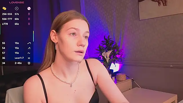 Snapshot of Vanessa__Lui chatting on 02.18.26 Vanessa Lui online show from 02.18.26