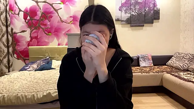 MaeRaads online show from 03.16.26