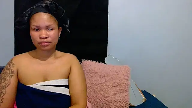 Snapshot of Loyal_Sashaa chatting on 06.30.26 Loyal Sashaa online show from 06.30.26
