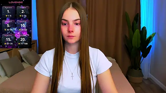 Maddy Wood  online show from 03.06.26