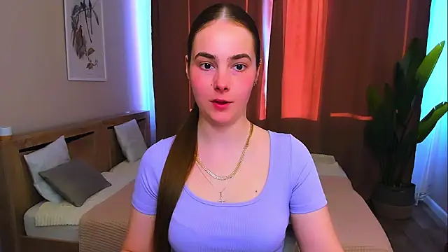 Snapshot of Maddy_Wood_ chatting on 04.18.26 Maddy Wood online show from 04.18.26