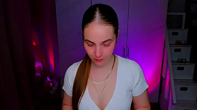Snapshot of Maddy_Wood_ chatting on 05.15.26 Maddy Wood online show from 05.15.26