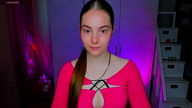 Snapshot of Maddy_Wood_ chatting on 05.19.26 Maddy Wood online show from 05.19.26