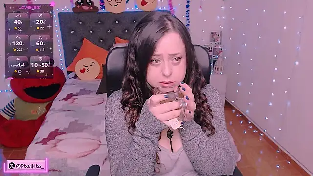 PixelKiss  online show from 05.20.26