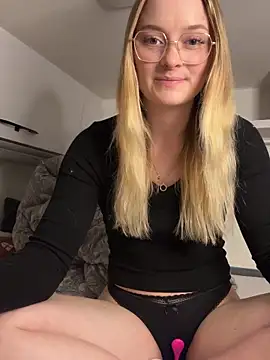 Snapshot of melanieTesss chatting on 05.11.26 melanieTesss online show from 05.11.26