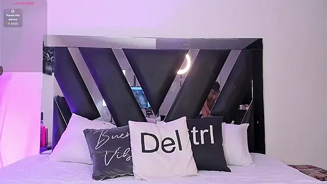 Mia Iron online show from 03.21.26