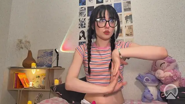 Snapshot of alicelanei chatting on 04.02.26 alicelanei online show from 04.02.26