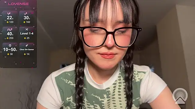 Snapshot of alicelanei chatting on 04.07.26 alicelanei online show from 04.07.26