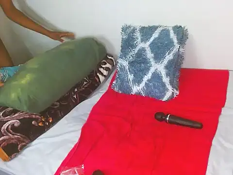 Snapshot of ChocoSlenderXXX chatting on 04.05.26 ChocoSlenderXXX online show from 04.05.26