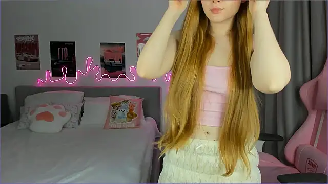 EvaRaee online show from 03.15.26