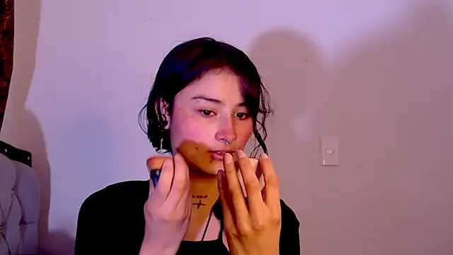 Snapshot of Lili__Clan chatting on 02.25.26 Lili Clan online show from 02.25.26