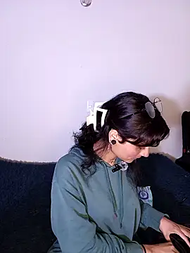 Snapshot of Lili__Clan chatting on 03.04.26 Lili Clan online show from 03.04.26