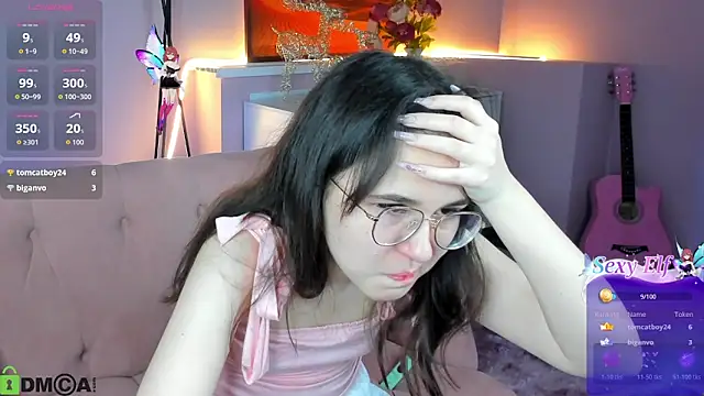 Snapshot of leylamirage chatting on 04.02.26 leylamirage online show from 04.02.26