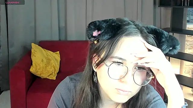 Snapshot of leylamirage chatting on 04.05.26 leylamirage online show from 04.05.26