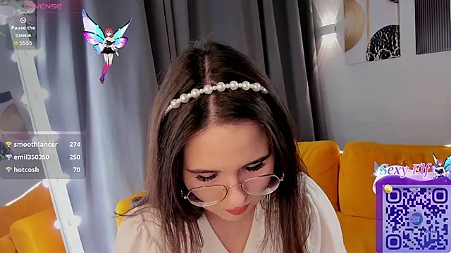 Snapshot of leylamirage chatting on 04.09.26 leylamirage online show from 04.09.26