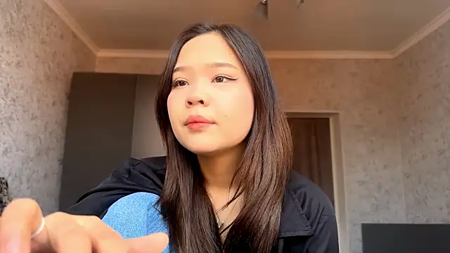 Snapshot of RegenaLandauer chatting on 02.23.26 RegenaLandauer online show from 02.23.26