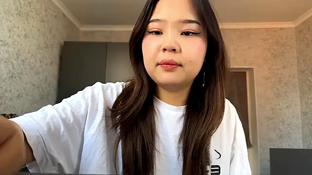 Snapshot of RegenaLandauer chatting on 03.01.26 RegenaLandauer online show from 03.01.26