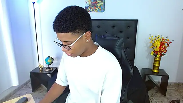 liiam3 online show from 04.06.26