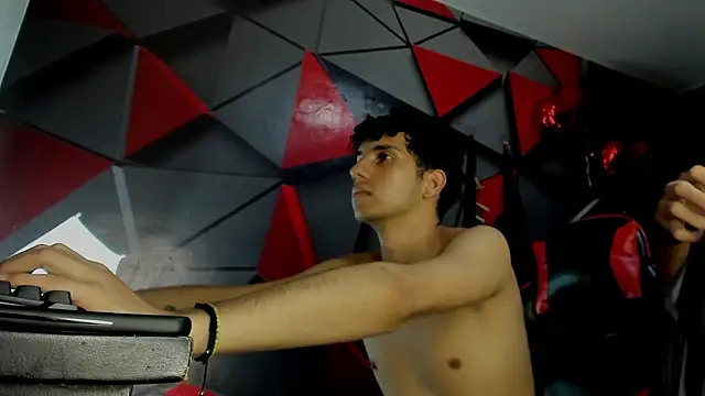 Snapshot of Gay_Red_Room chatting on 03.04.26 Gay Red Room online show from 03.04.26