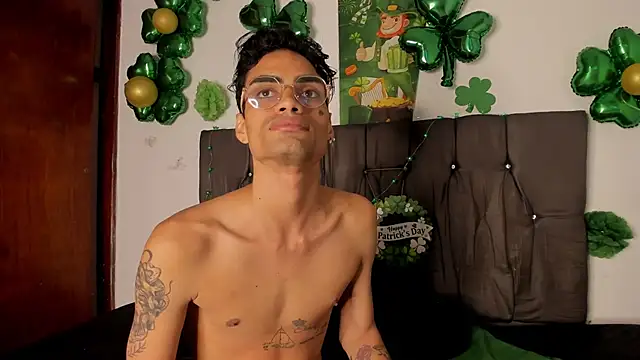 Snapshot of Gay_Red_Room chatting on 03.28.26 Gay Red Room online show from 03.28.26