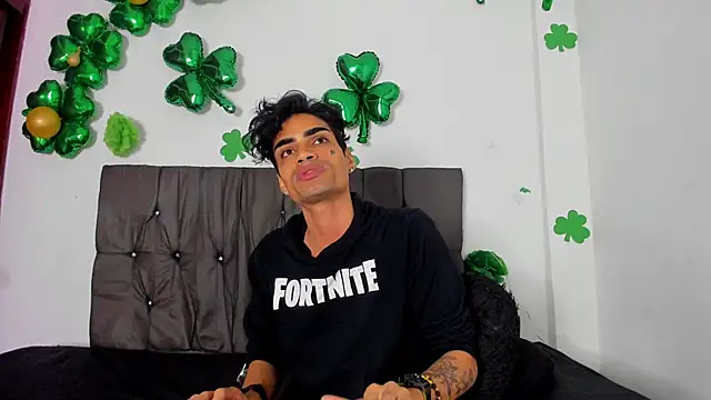 Snapshot of Gay_Red_Room chatting on 04.13.26 Gay Red Room online show from 04.13.26