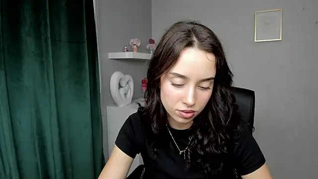 Snapshot of AdeleSolo chatting on 06.10.26 AdeleSolo online show from 06.10.26