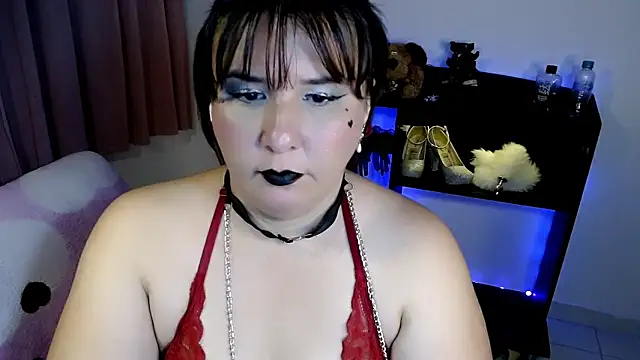 Queen Genevieve online show from 05.13.26