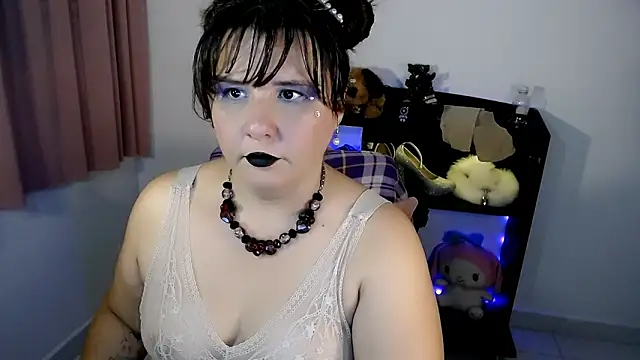 Queen Genevieve online show from 05.23.26
