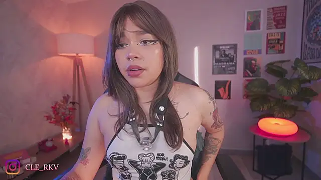 Snapshot of violette_clerk1_ chatting on 05.17.26 violette clerk1 online show from 05.17.26