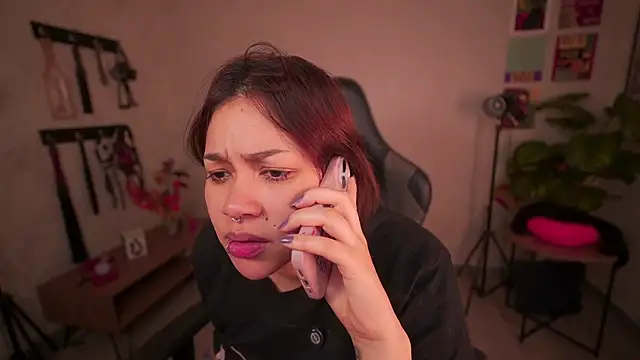 Snapshot of violette_clerk1_ chatting on 07.11.26 violette clerk1 online show from 07.11.26