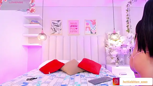 Snapshot of Mia_Bailey_ chatting on 03.18.26 Mia Bailey online show from 03.18.26