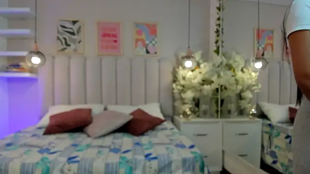 Snapshot of Mia_Bailey_ chatting on 03.25.26 Mia Bailey online show from 03.25.26