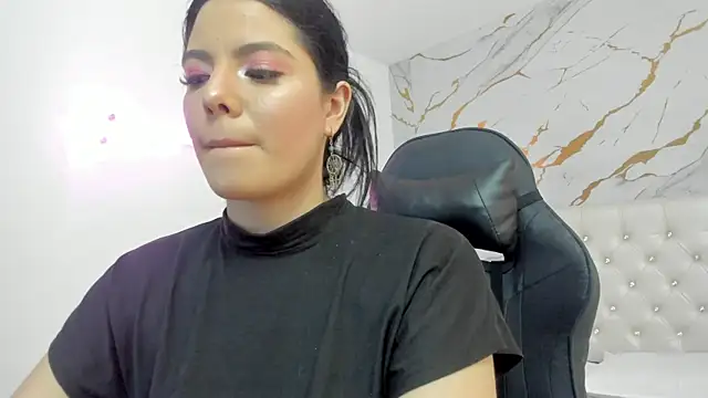 Evelin  thompsson online show from 03.25.26