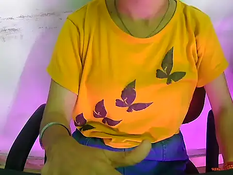 Snapshot of Hotsurbhi chatting on 03.11.26 Hotsurbhi online show from 03.11.26
