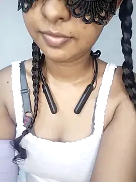 Snapshot of ASHANYA_JAYASOORIYA chatting on 05.05.26 ASHANYA JAYASOORIYA online show from 05.05.26