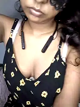 Snapshot of ASHANYA_JAYASOORIYA chatting on 05.21.26 ASHANYA JAYASOORIYA online show from 05.21.26