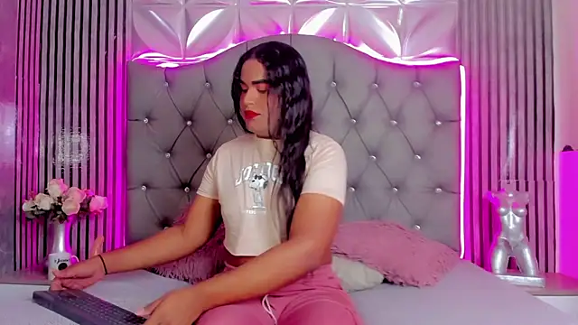 Snapshot of Valentina-Nova- chatting on 04.26.26 Valentina-Nova- online show from 04.26.26