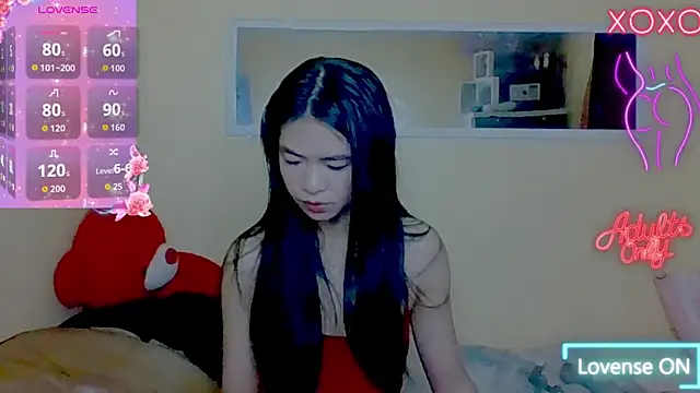 Snapshot of Luna_Moonfang chatting on 06.25.26 Luna Moonfang online show from 06.25.26
