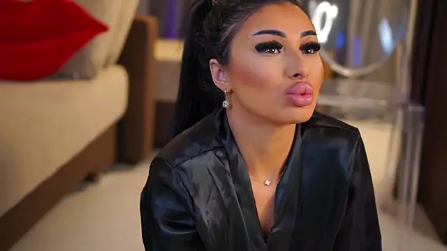 YanaSultana online show from 04.10.26