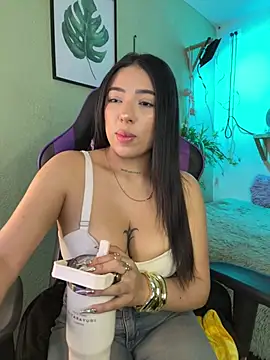 Snapshot of Pandorart_ chatting on 07.16.26 Pandorart online show from 07.16.26